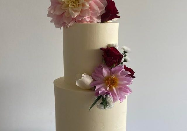 Just-Add-Flower-Cake-Byron00002